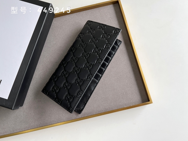 グッチ財布コピー背面デザイン